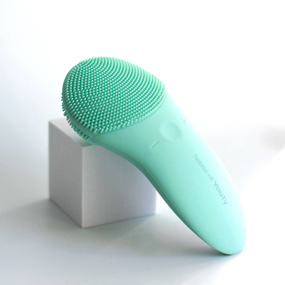 Facial Cleansing Brush